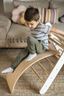 Obrázok z Detský drevený rebrík trojuholník Pikler: prírodný