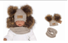Obrázok z Zimná čiapka s brmbolcami z kožušinky + komínček, béžová