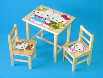 Obrázok z Detský drevený stôl so stoličkami - Hello Kitty